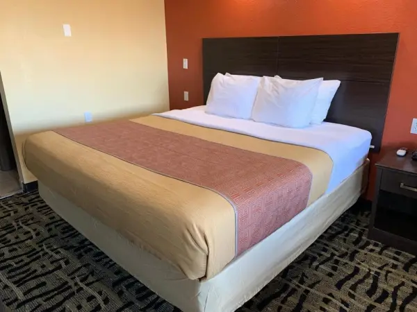 Journey Inn Marion 6