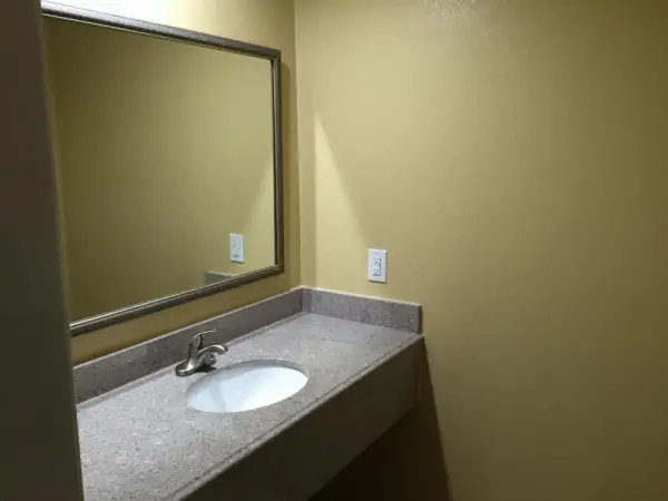 Journey Inn Marion 9